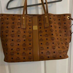 MCM Large Reversible Liz Shopper in Visetos